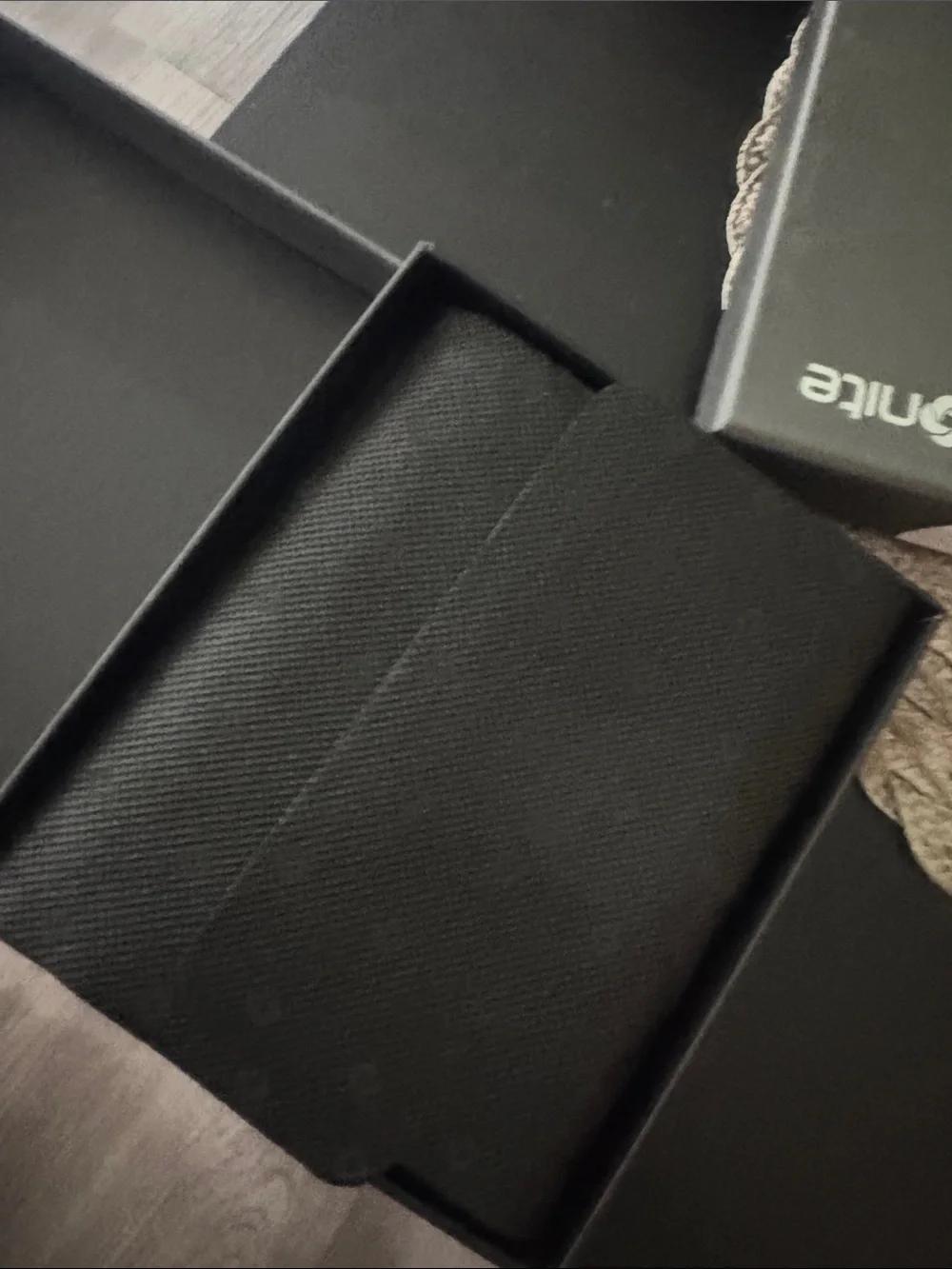 Samsonite Black Leather Fold Wallet with Stitched Detail